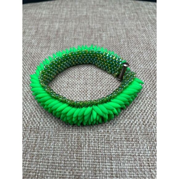 Neon Green Beaded Spike Style Bracelet on Mesh Slide in Lock Clasp - Picture 4 of 12